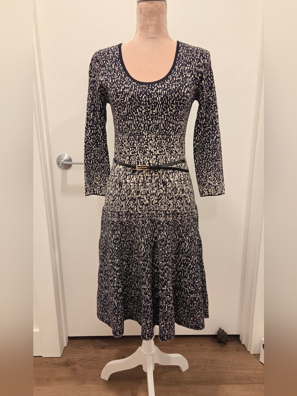 NWT Carmen Marc Valvo Black And Metallic Dress Size Small